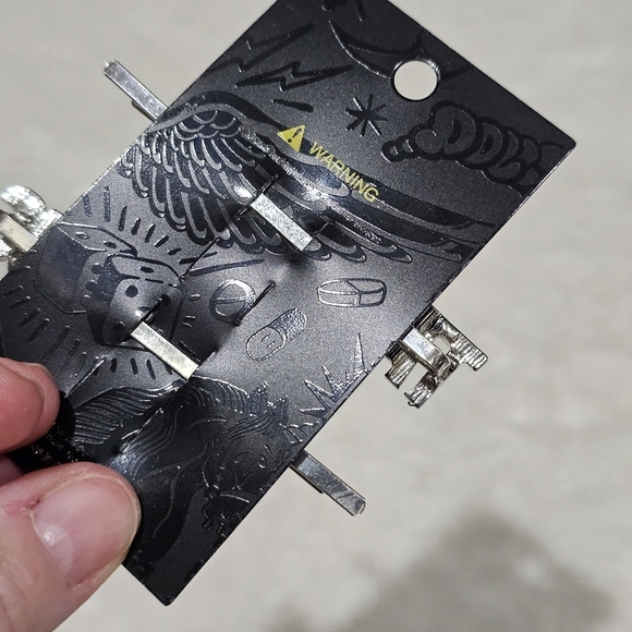 Cielo Taurus Hair Pins | Rare NWT Zodiac Rhinestone Set of 2 Silver - Picture 6 of 7